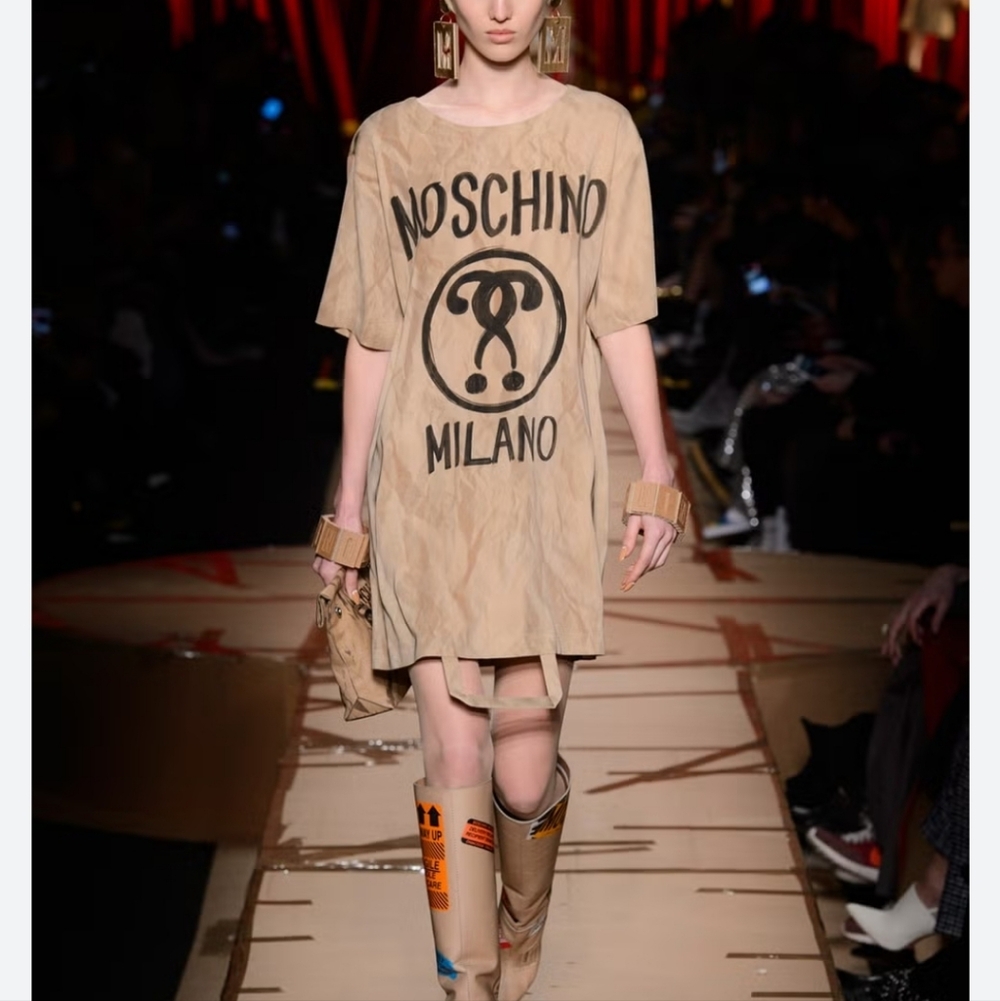 Moschino   Flash $325